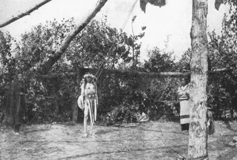Ceremonia de la "Perforación"
