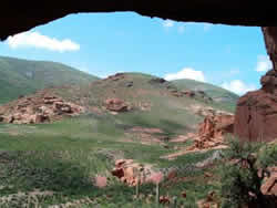 Paisaje frente a la cueva